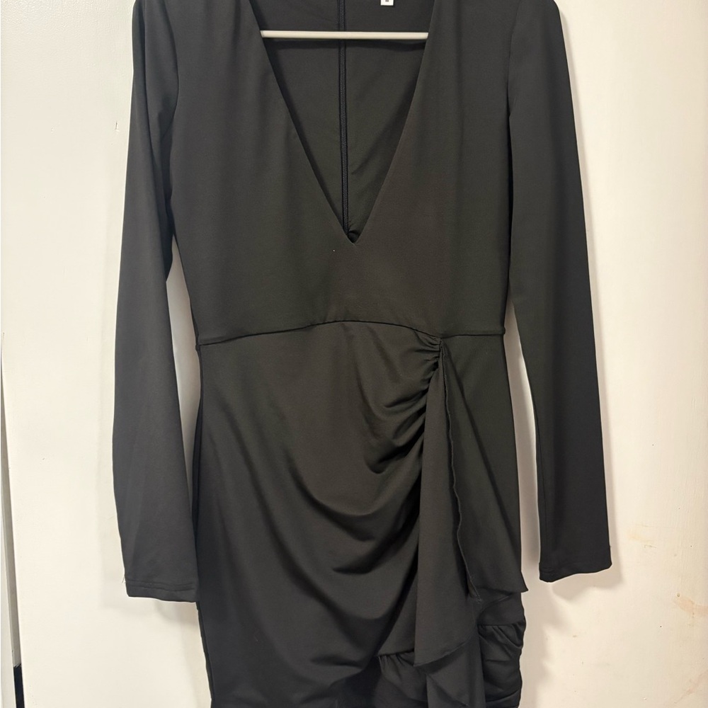 superdown Black Long-Sleeve V-Neck Ruched Side Dress
